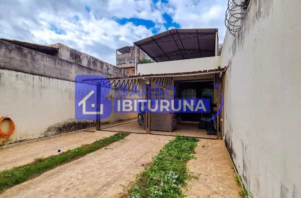 Casa com 5 vagas de garagem