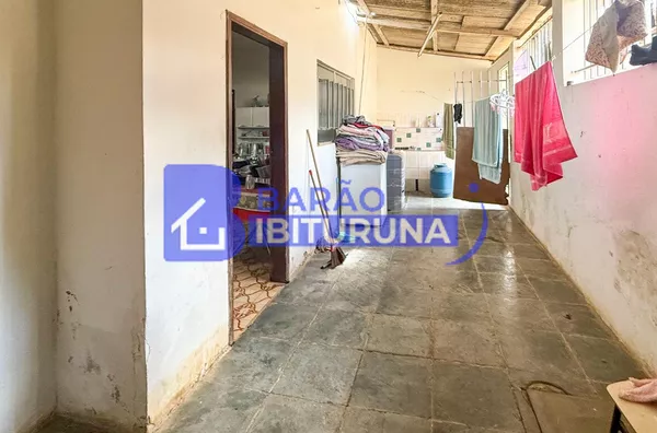 Casa com lote inteiro próximo ao BigMais do Vila Isa