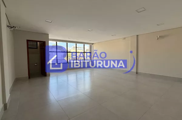 Sala comercial ampla no bairro de Lourdes