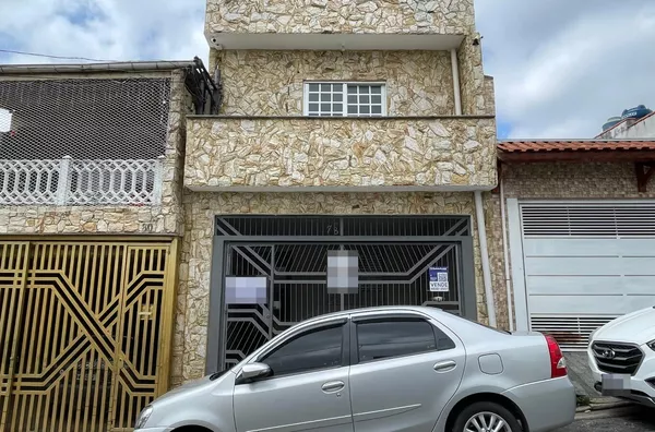 Sobrado à Venda com 2  Salões Versáteis - no Parque Cisper