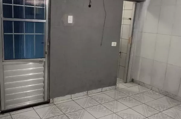  CASA PARA ALUGAR - PARQUE BOTURUSSU 