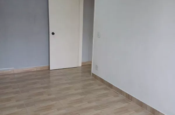 Sala Comercial Disponível Para Locação -  na Penha!
