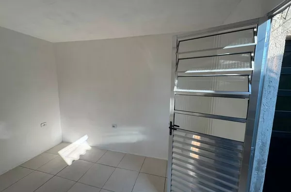 Casa com 01 cômodo,  Jardim Coimbra, São Paulo