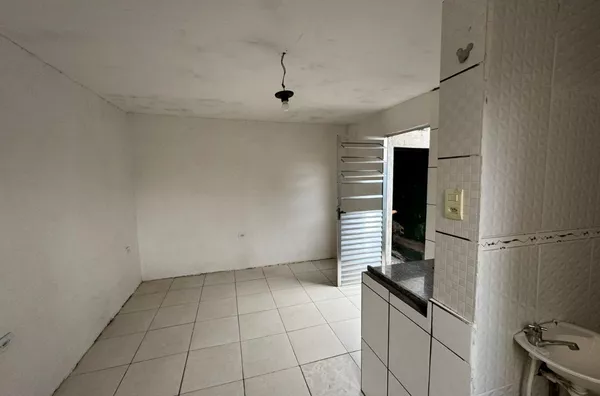 Casa com 01 cômodo,  Jardim Coimbra, São Paulo