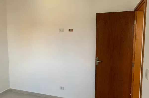 Apartamento com 02 dormitórios, sala, cozinha, banheiro e área de serviço - sem vaga de garagem