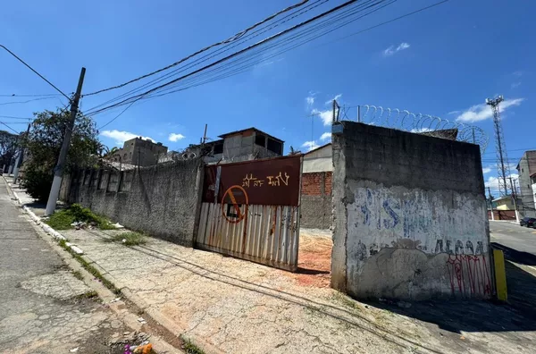 Terreno para venda e locação com aproximadamente 300m²