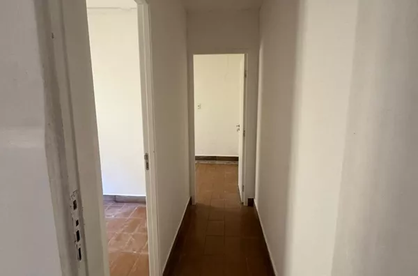 Casa com 02 dormitórios, sala, cozinha, banheiro e área de serviço. Fácil acesso a Avenida Imperador - Foto 8