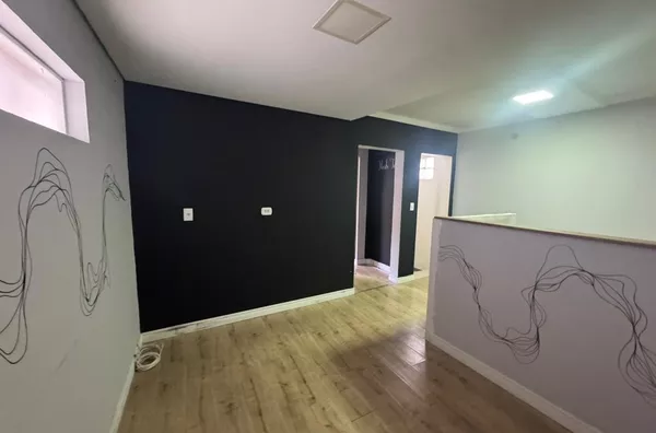 Casa térrea com 01 dormitório, cozinha americana, banheiro e área de serviço. Travessa da Avenida Esperantina, fácil aceso aos metrôs e aos pontos de ônibus. Uso residencial ou comercial. - Foto 4