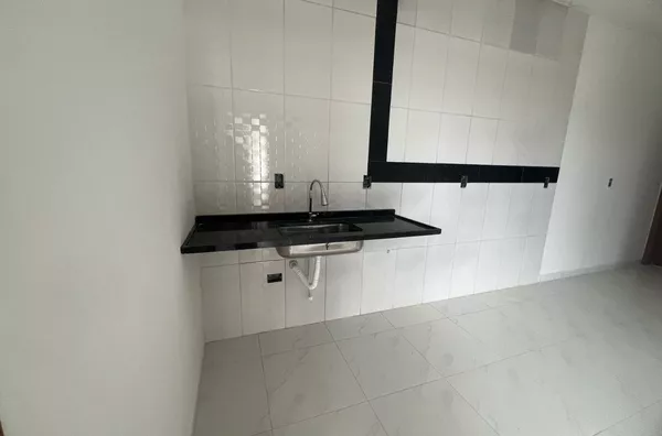 Condomínio fechado, construção nova, 39m² com 02 dormitórios, cozinha conceito aberto, banheiro e área de serviço.