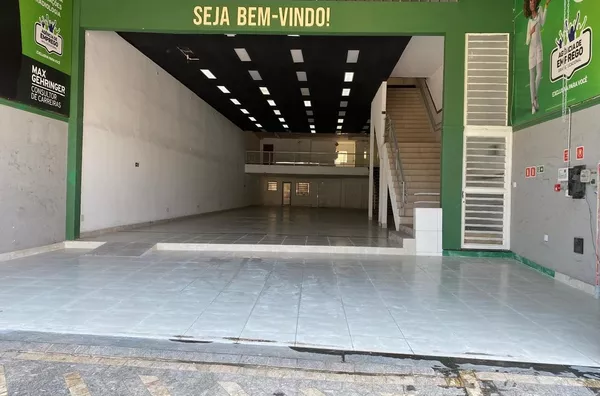 Amplo Ponto Comercial em Artur Alvim – Ideal para Lojas, Academias e Mais!