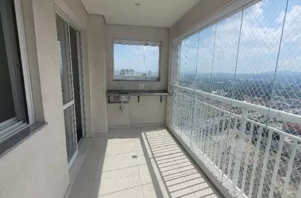 Apartamento ao lado do shopping metrô Tatuapé. 01 dormitório, sala, cozinha, banheiro, área de serviço, sacada - 01 vaga de garagem coberta. 