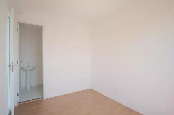 Apartamento Novo com Sacada – 5 min da Estação Penha