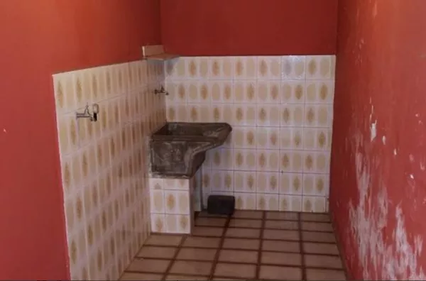 3 Casas em Terreno de 250 m² – Ideal para Morar e Investir