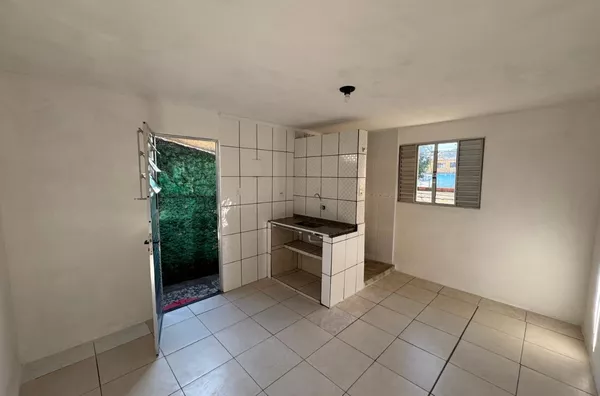 Casa com 01 cômodo,  Jardim Coimbra, São Paulo