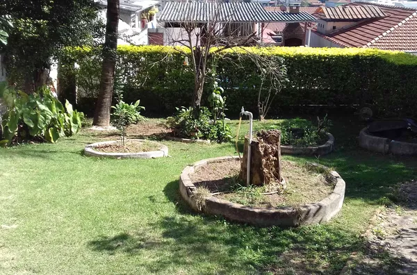 Casa com piscina na Vila RÃ©