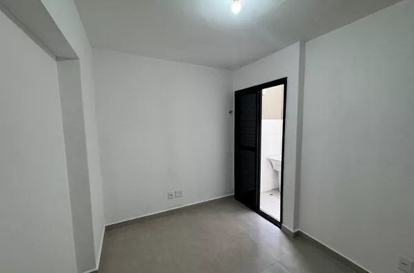 Condomínio construção nova com total de 8 casas, 01 dormitório, sala conjugada, banheiro e área de serviço. 