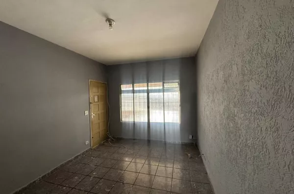 Sobrado com 02 dormitórios, sala grande, cozinha, banheiro, área de serviço, quintal, vaga para carro, independente - Foto 5