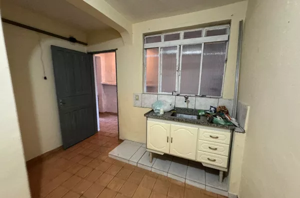 Casa para locação, com 1 dormitório e cozinha