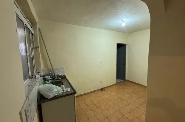Casa para locação, com 1 dormitório e cozinha