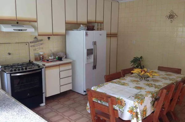 Sobrado a venda com 3 dormitórios