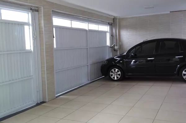 Sobrado com 04 dormitórios - Cae. Carvalho