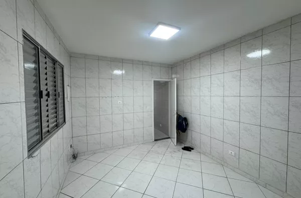 Casa térrea com 01 dormitório, cozinha, banheiro e área de serviço - sem vaga de garagem. Travessa da Avenida Augusto Antunes. - Foto 6