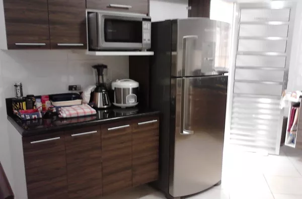 Sobrado para venda,  Jardim Coimbra, com 03 dormitórios, cozinha planejada, banheiro, lavabo, sacada, área de serviço - com vaga para carro.