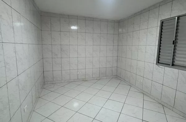 Casa térrea com 01 dormitório, cozinha, banheiro e área de serviço - sem vaga de garagem. Travessa da Avenida Augusto Antunes. - Foto 7