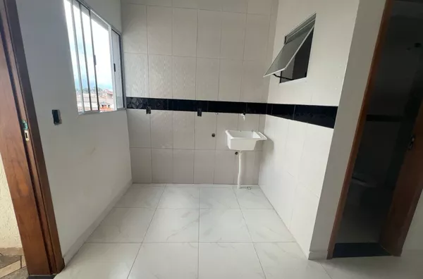 Condomínio fechado, construção nova, 39m² com 02 dormitórios, cozinha conceito aberto, banheiro e área de serviço.
