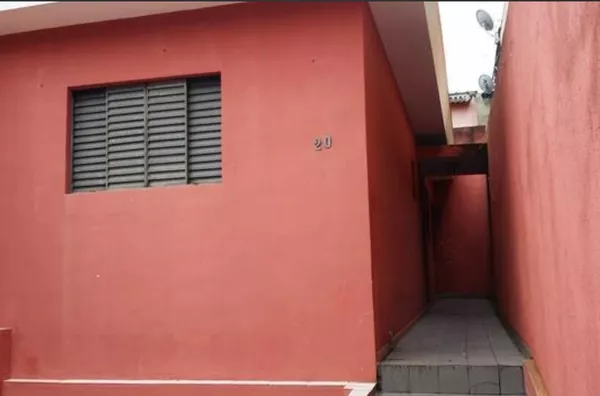 3 Casas em Terreno de 250 m² – Ideal para Morar e Investir