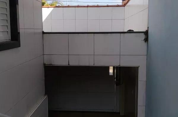 Sobrado com 04 dormitórios - Cae. Carvalho