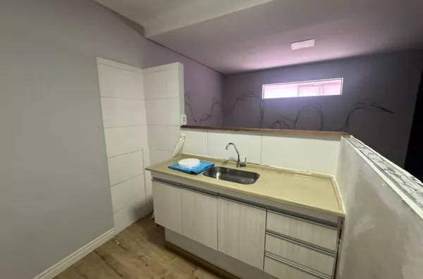 Casa térrea com 01 dormitório, cozinha americana, banheiro e área de serviço. Travessa da Avenida Esperantina, fácil aceso aos metrôs e aos pontos de ônibus. Uso residencial ou comercial. - Foto 2