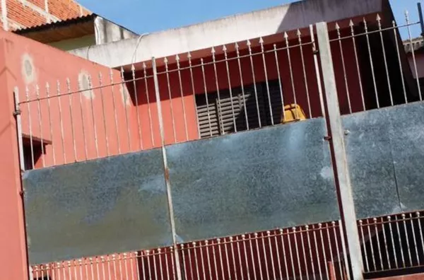 3 Casas em Terreno de 250 m² – Ideal para Morar e Investir