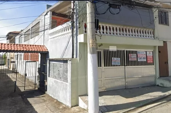 Sobrado com 03 dormitórios - Próximo ao metro Patriarca