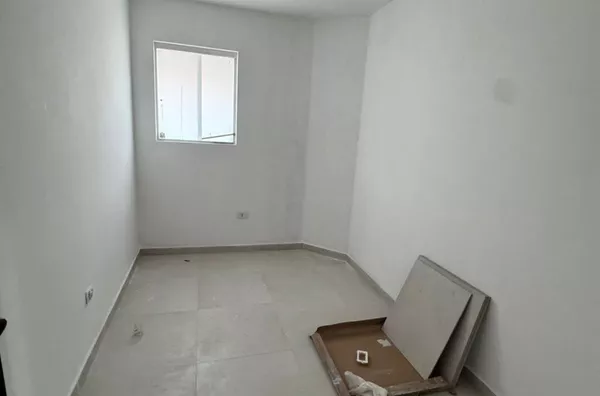 Imóvel para uso residencial ou comercial, com 02 dormitórios e banheiro. Ótima localização