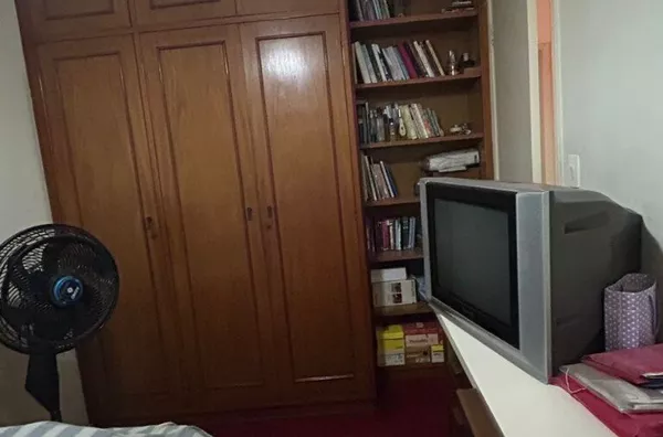 Casa com 05 dormitórios, sala grande, cozinha, 2 banheiros, 2 vagas de garagem. Tatuapé