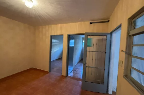 Casa para locação, com 2 dormitório, sala e cozinha