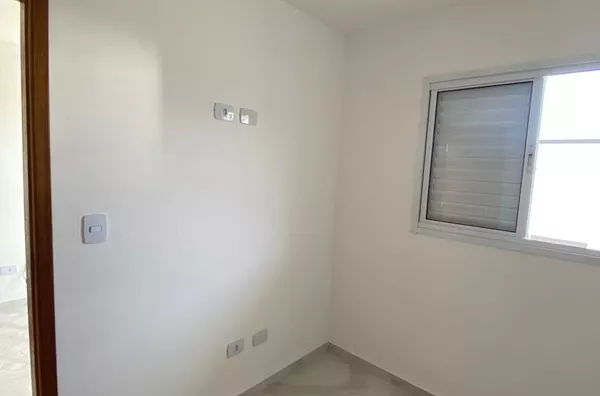Apartamentos Novos - 2 Dormitórios, sala, cozinha, banheiro e área de serviço - Muito bem localizado!