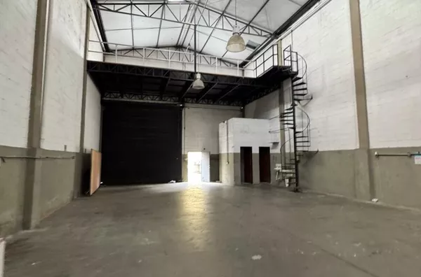 Galpão para locação na Vila União, com ótima localização