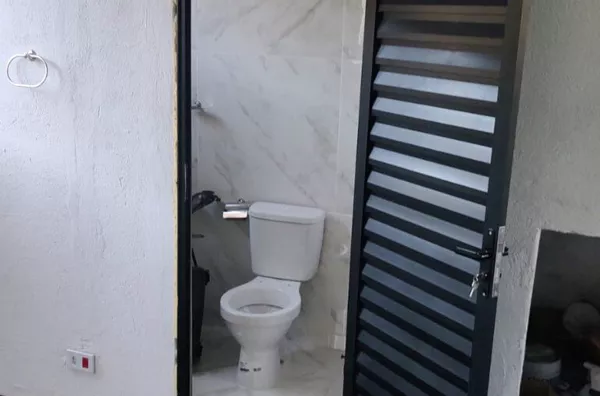 Salão comercial  com 2 pavimentos, 100m², 2 banheiros