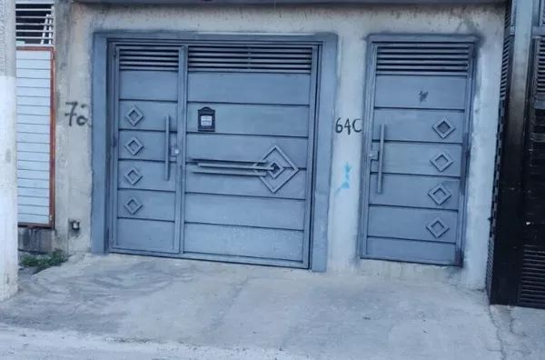 Salão comercial  com 2 pavimentos, 100m², 2 banheiros