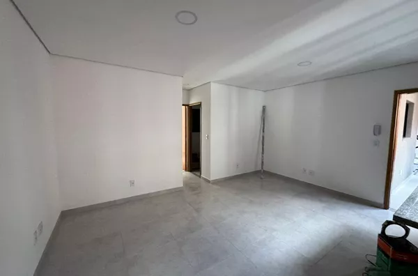 Condomínio construção nova com total de 8 casas, 02 dormitórios, sala conjugada, banheiro e área de serviço. 