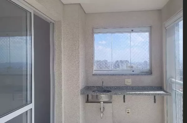 Apartamento ao lado do shopping metrô Tatuapé. 01 dormitório, sala, cozinha, banheiro, área de serviço, sacada - 01 vaga de garagem coberta. 