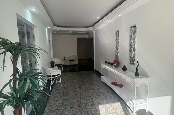 Apartamento com 03 dormitórios, sala, cozinha, banheiro e área de serviço - com 01 vaga de garagem coberta. Ótima localização no Carrão.