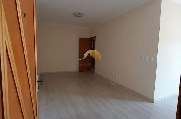 ALUGO ÓTIMO APARTAMENTO NO BAIRRO VARGINHA!