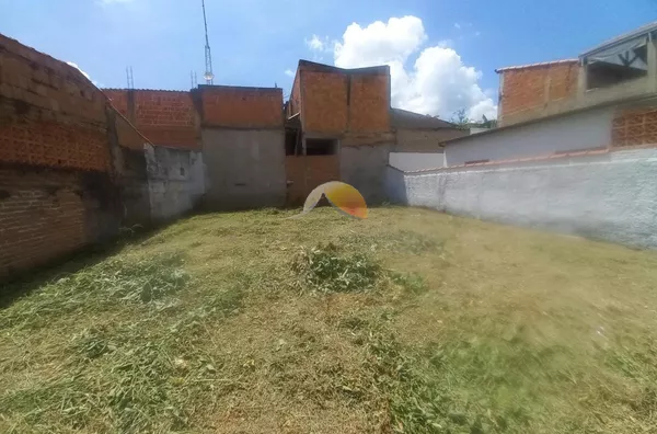 VENDO EXCELENTE TERRENO BAIRRO MEDICINA 