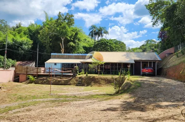 VENDO EXCELENTE CHÁCARA NO BAIRRO SÃO PEDRO