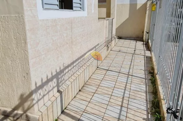 ALUGO EXCELENTE CASA NO BAIRRO MEDICINA