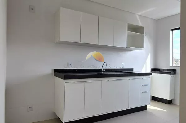 VENDO ÓTIMO APARTAMENTO NO BAIRRO MORRO CHIC.