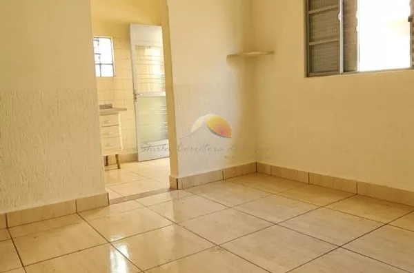 ALUGO EXCELENTE CASA NO BAIRRO MEDICINA